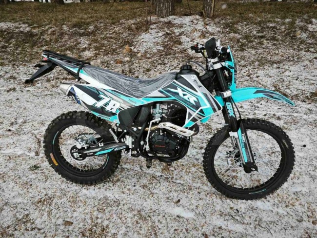 МОТОЦИКЛ КРОСС MOTOLAND XR 300 LITE красный (175FM) ПТС