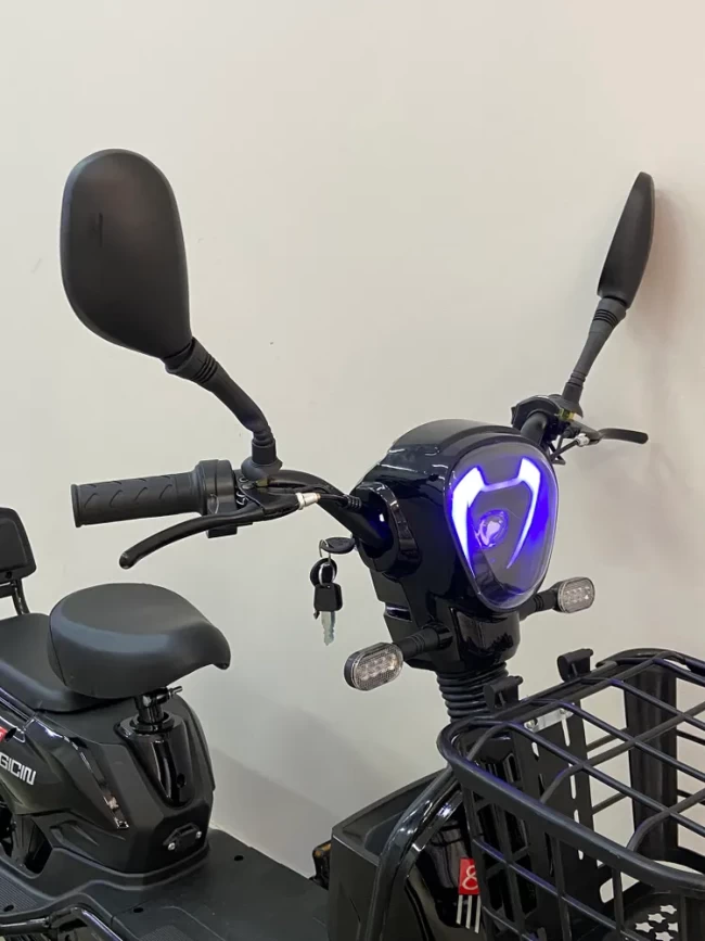 ЭЛЕКТРОСКУТЕР SK 8