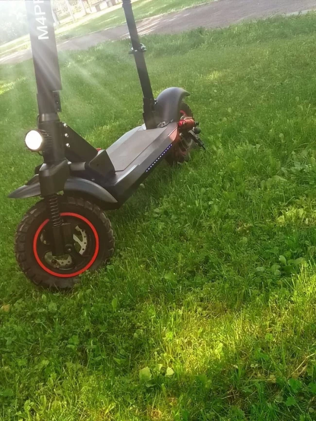 ЭЛЕКТРОСАМОКАТ NEW SPEED M4 18A