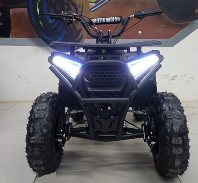 Электроквадроцикл средний черный с прожекторами