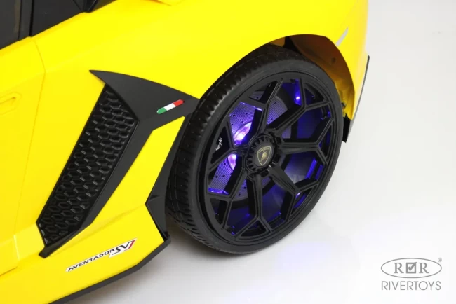 Электромобиль RIVER TOYS Lambordghni Aventador желтый