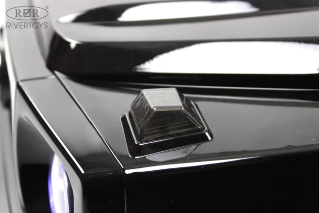 Электромобиль RIVER TOYS MERCEDES -AMG G333GG черн глянец