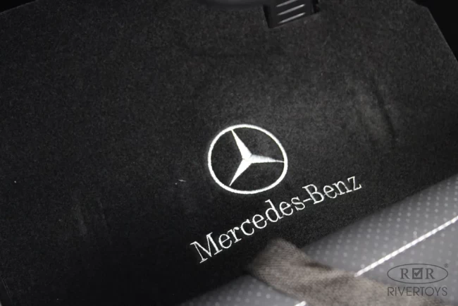 Электромобиль RIVER TOYS MERCEDES -AMG G333GG черн глянец
