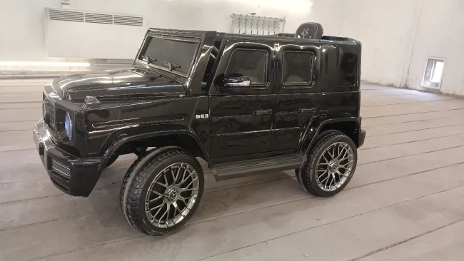 Электромобиль RIVER TOYS MERCEDES -AMG G333GG черн глянец