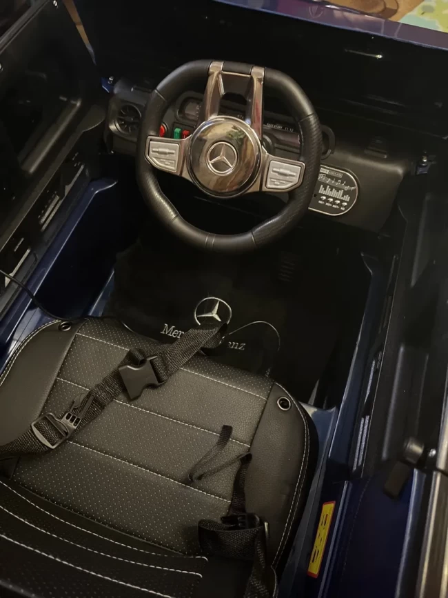 Электромобиль RIVER TOYS MERCEDES -AMG G333GG черн глянец