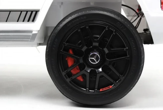 Электромобиль RIVER TOYS Mercedes Benz  K999KK  белый