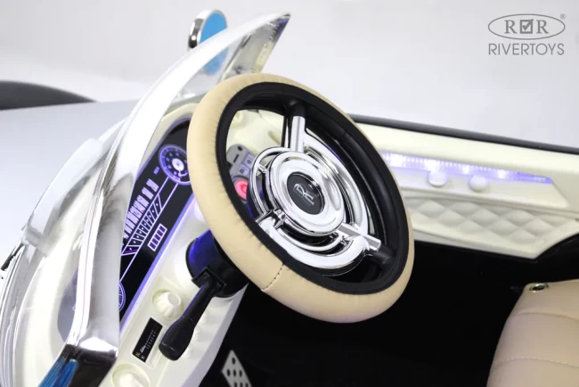 Электромобиль RIVER TOys Roils - Royca  черный глянец