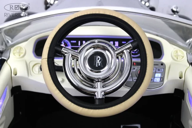 Электромобиль RIVER TOys Roils - Royca  черный глянец