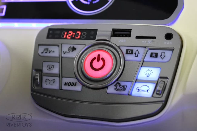 Электромобиль RIVER TOys Roils - Royca  черный глянец