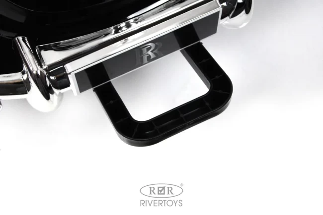 Электромобиль RIVER TOys Roils - Royca  черный глянец