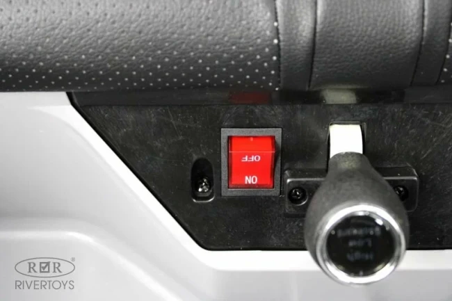 Электромобиль RIVER TOYS ГОНОЧНЫЙ БАГГИ серый