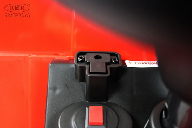 Электромобиль RIVER TOYS Подъемный кран G002GG красный