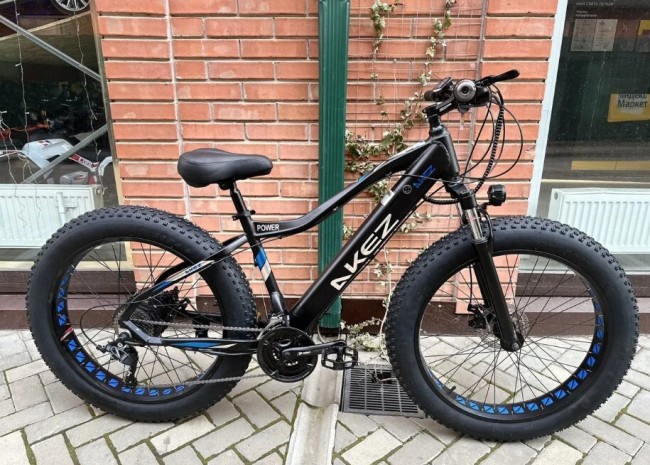 AKEZ 750W 10-AH