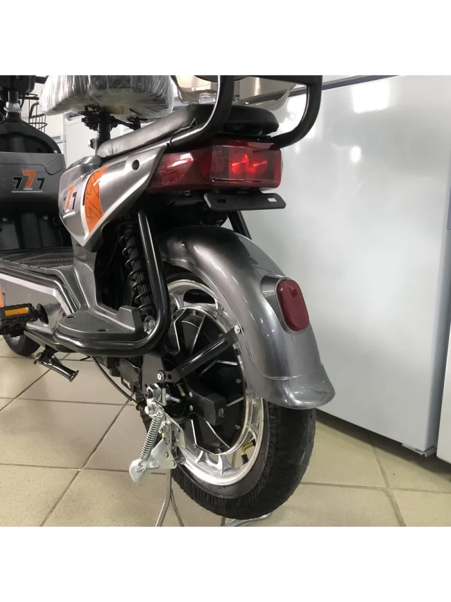 ЭЛЕКТРОСКУТЕР А777 R16